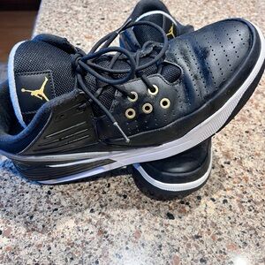 Jordan Men's Black and Gold Sneakers